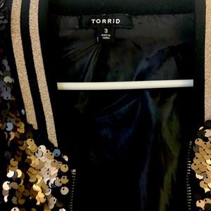 These are all lightly used shirts and blazers.